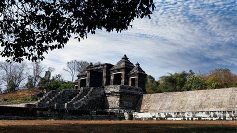 The Nagarakretagama Epic: A Breathtaking Tapestry of Javanese History and Mythological Majesty!